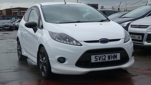 Compare Ford Fiesta 1.6 Zetec S 118 Bhp Runs And Drives Well SV12WHM White