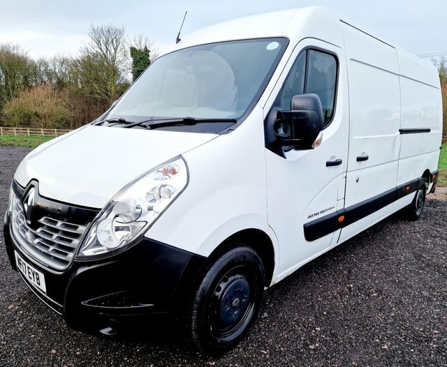 Compare Renault Master 2.3 Lm35 Business Energy Dci Sr Pv 135 Bhp MF17EYB White