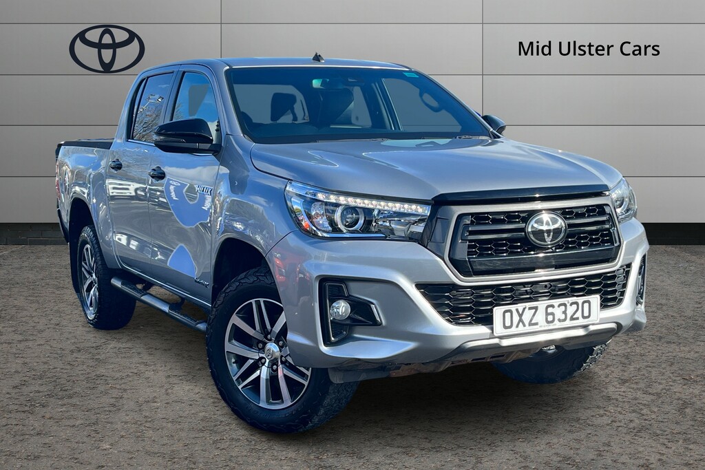 Compare Toyota HILUX 2.4 D-4d Invincible X 4Wd Euro 6 Ss Tss OXZ6320 Silver