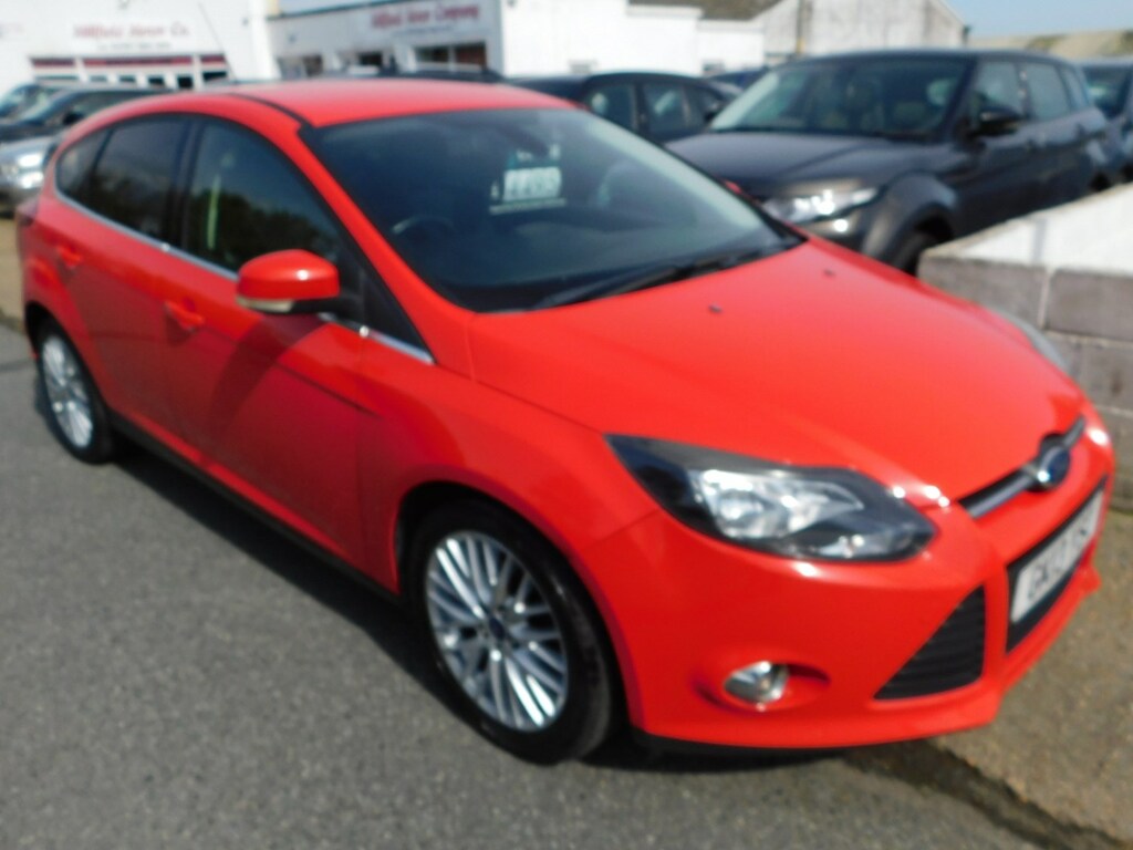Compare Ford Focus 1.0 125 Ecoboost Zetec Excellent Fuel Economy GK13YST Red