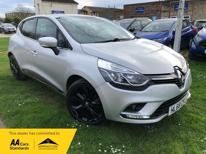 Renault Clio Iconic Tce Silver #1