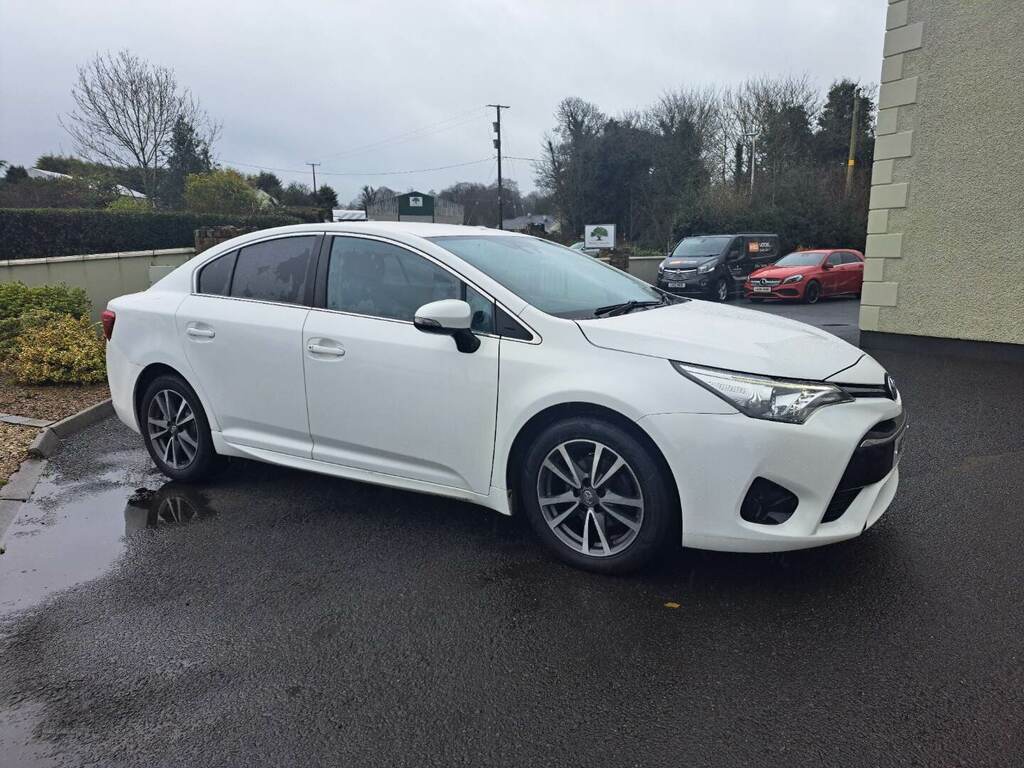 Toyota Avensis 1.6D Active White #1