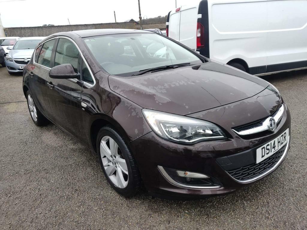 Compare Vauxhall Astra 1.4 16V Sri Euro 5 DS14HZR Brown