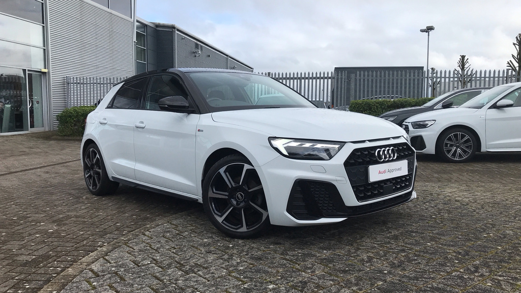 Compare Audi A1 Black Edition 30 Tfsi 110 Ps 6-Speed WO21HKX White