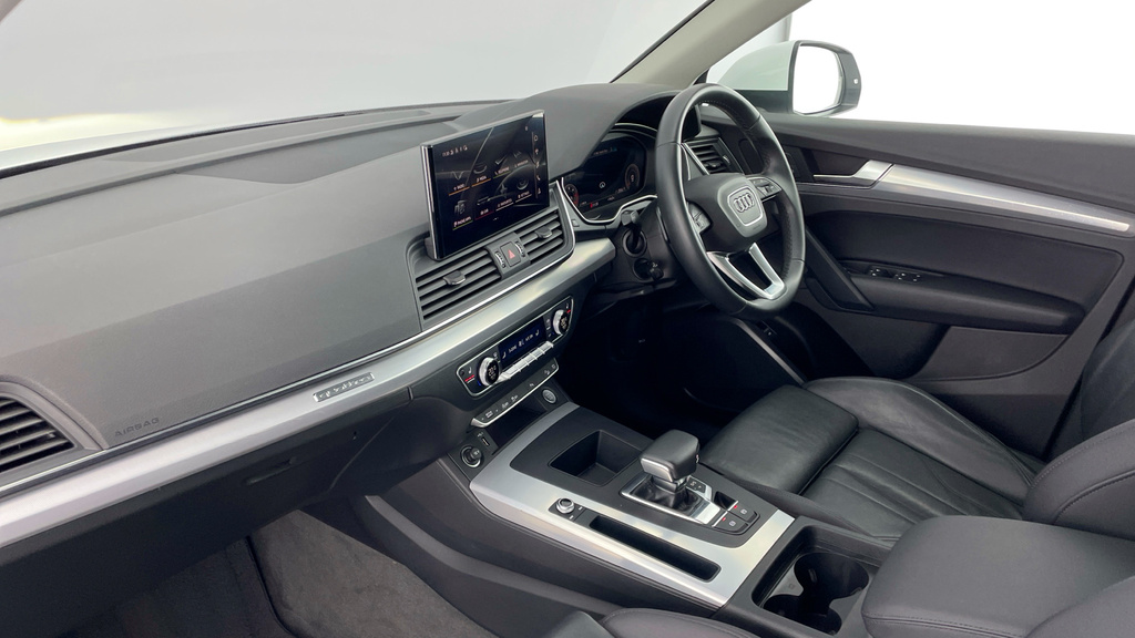 Compare Audi Q5 Sport 40 Tdi Quattro 204 Ps S Tronic GV70UZS White