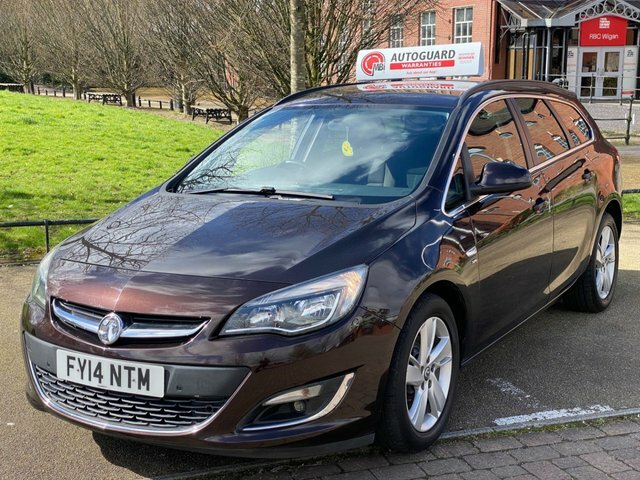 Compare Vauxhall Astra 2.0 Sri Cdti Ss FY14NTM Brown