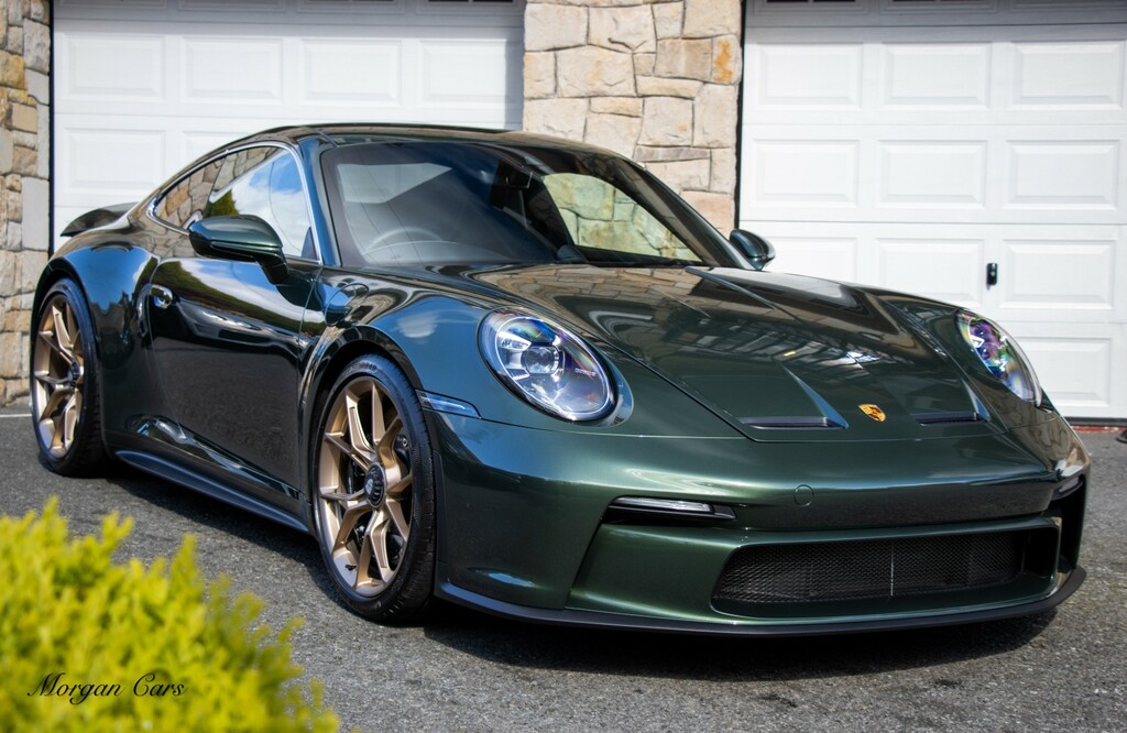 Compare Porsche 911 911 Gt3 Touring  Green