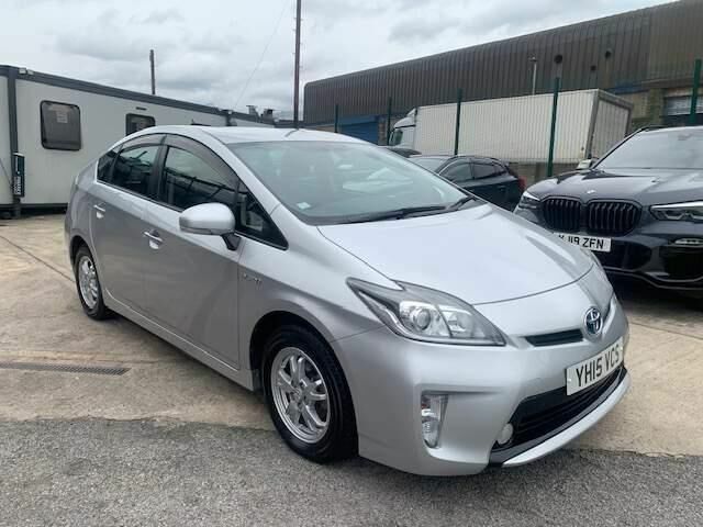 Compare Toyota Prius Hatchback 1.8 Vvt-h T4 Cvt Euro 5 Ss 2015 YH15VCS Silver