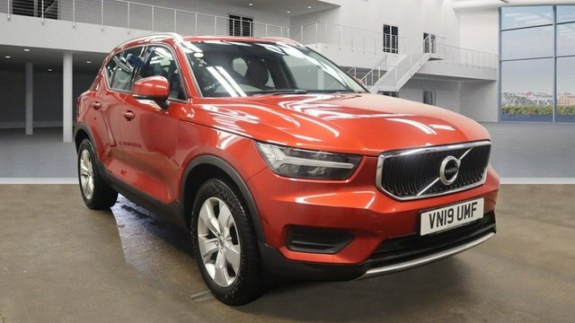 Compare Volvo XC40 2.0 D3 Momentum 148 Bhp VN19UMF Red