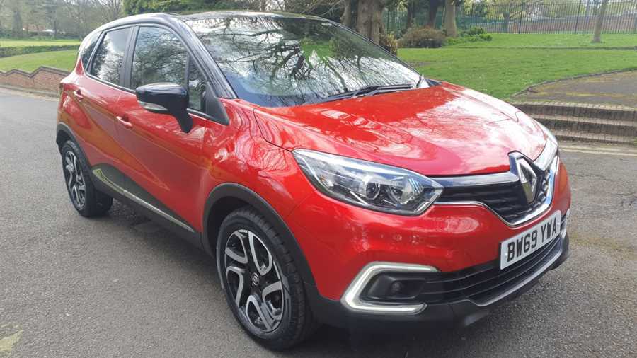 Compare Renault Captur Tce Energy Iconic Suv BW69YWA Red