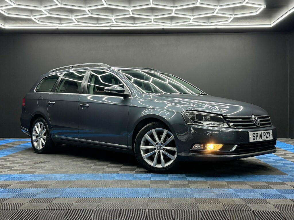 Compare Volkswagen Passat Passat Executive Tdi Bluemotion Technology SP14PZX Grey