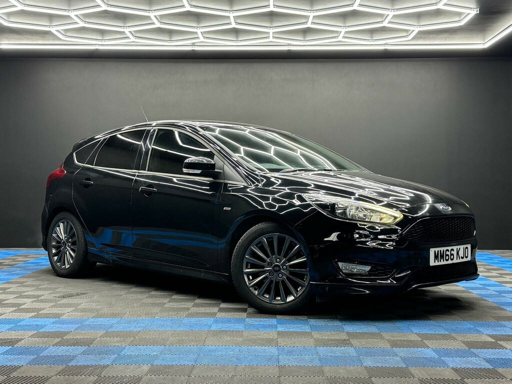 Compare Ford Focus 1.5T Ecoboost St-line Euro 6 Ss MM66KJO Black