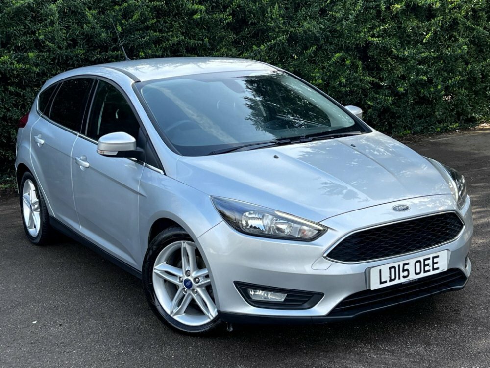 Compare Ford Focus 1.0T Ecoboost Zetec Euro 6 Ss LD15OEE Silver