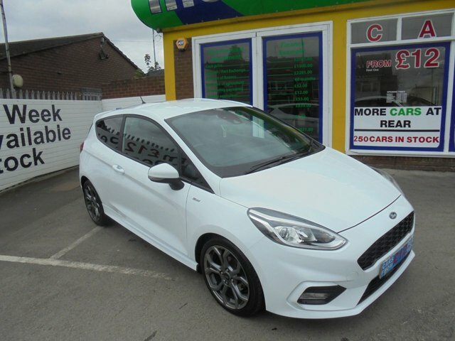 Compare Ford Fiesta 1.0 St-line 138 VN19YOY White