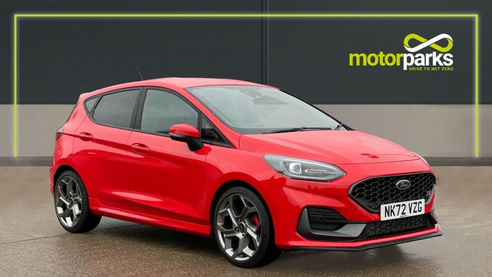 Compare Ford Fiesta St-3 NK72VZG Red