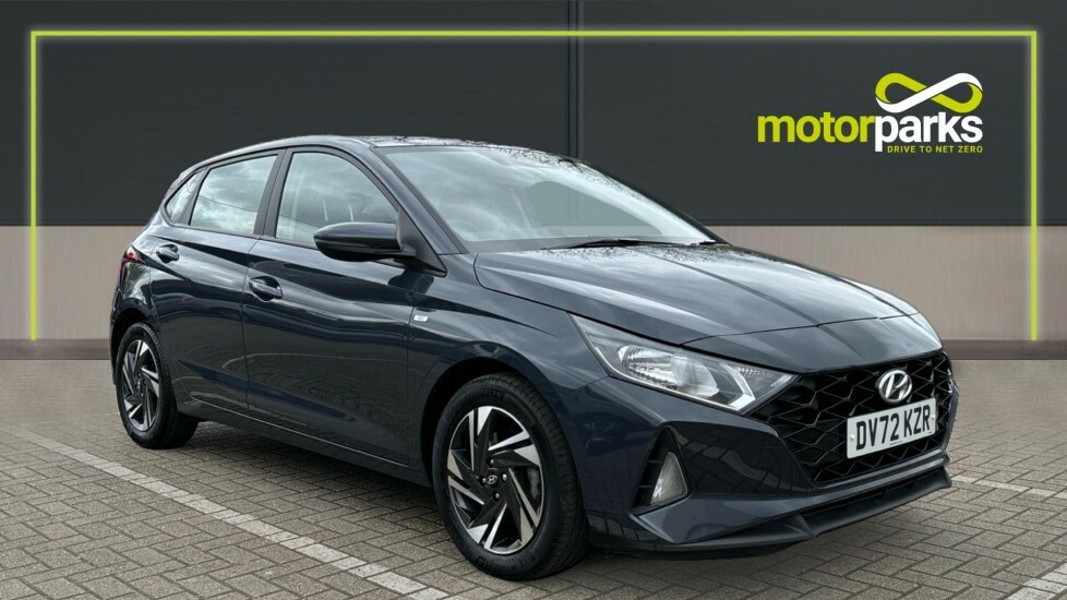 Compare Hyundai I20 Se Connect - Vat Qualifying DV72KZR Grey