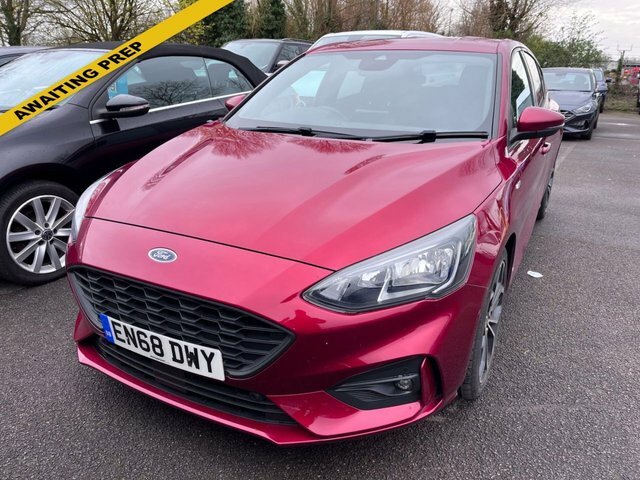 Compare Ford Focus 1.5 St-line X Tdci 119 Bhp EN68DWY Red