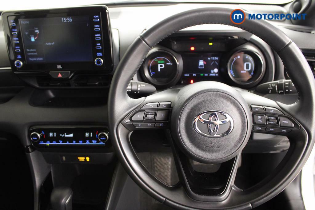 Compare Toyota Yaris 1.5 Hybrid Dynamic Cvt  White