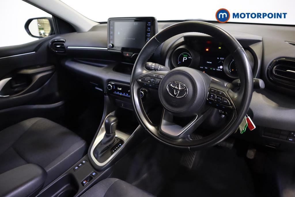 Compare Toyota Yaris 1.5 Hybrid Design Cvt  Black