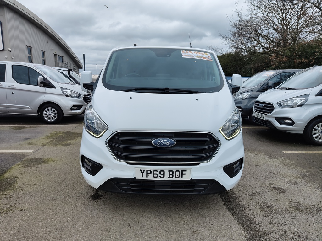Compare Ford Transit Custom 2.0 Ecoblue 130Ps Low Roof Dcab Limited Van YP69BOF White