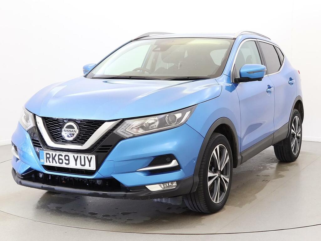 Compare Nissan Qashqai 1.5 Dci 115 N-connecta Dct Glass Roofexec RK69YUY Blue