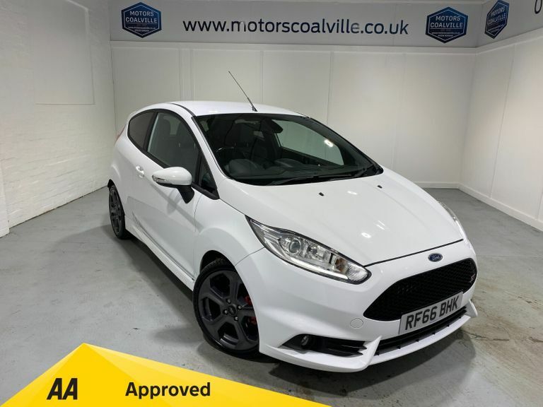 Compare Ford Fiesta St3 1.6 Ecoboost 182Ps 6Spd 3Drstyle Pack RF66BHK White
