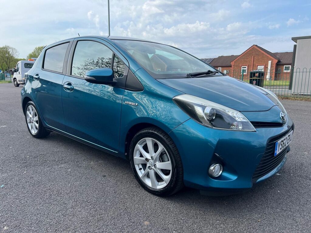 Compare Toyota Yaris Hatchback 1.5 YS62EHJ Blue