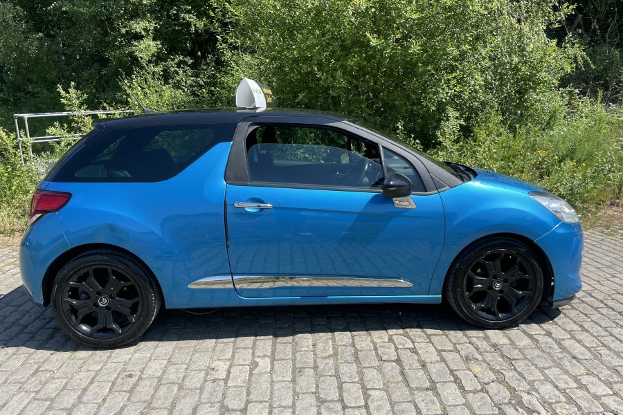 Compare Citroen DS3 Variant 1.6 Hdi Dstyle Plus SY61OFE Blue