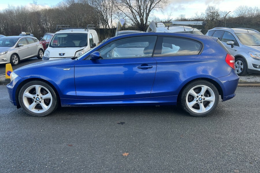 Compare BMW 1 Series Variant 118D Se YF08XTP Blue