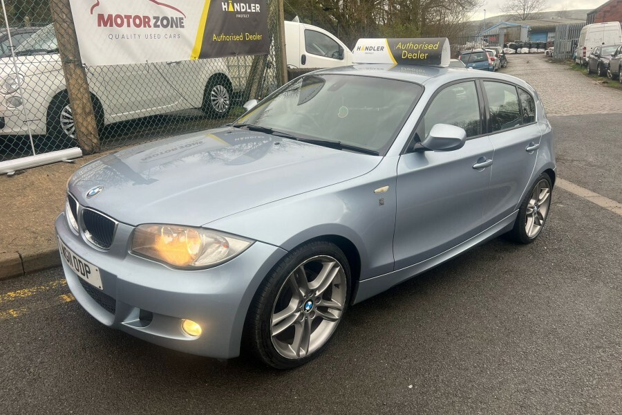 Compare BMW 1 Series Variant 116D Performance Edition WG11ODP Blue