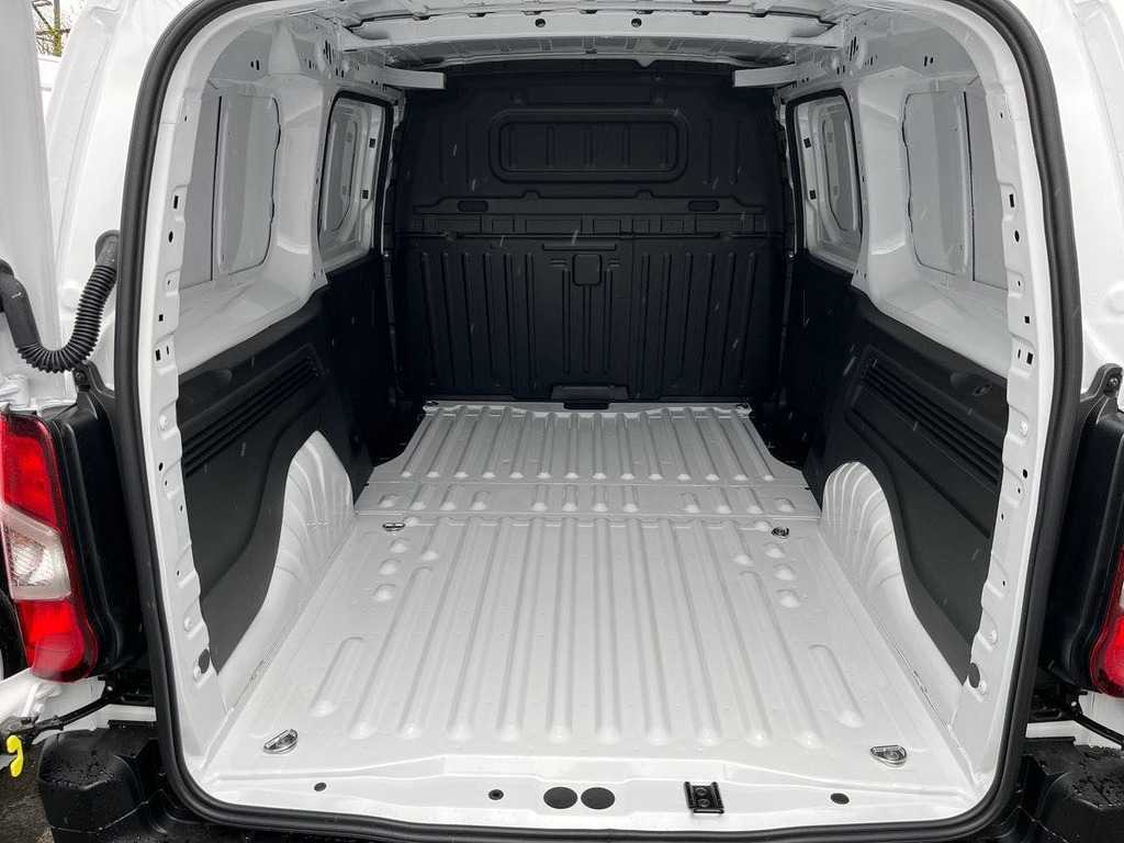 Compare Vauxhall Combo 1.5 Turbo D 2300 Prime Panel Van 6Dr MV24HJN White