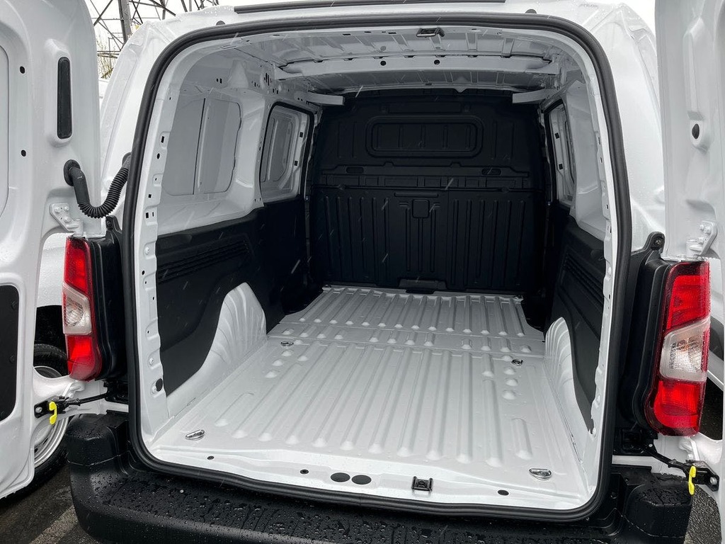 Compare Vauxhall Combo 1.5 Turbo D 2300 Prime Panel Van 6Dr MV24JFE White