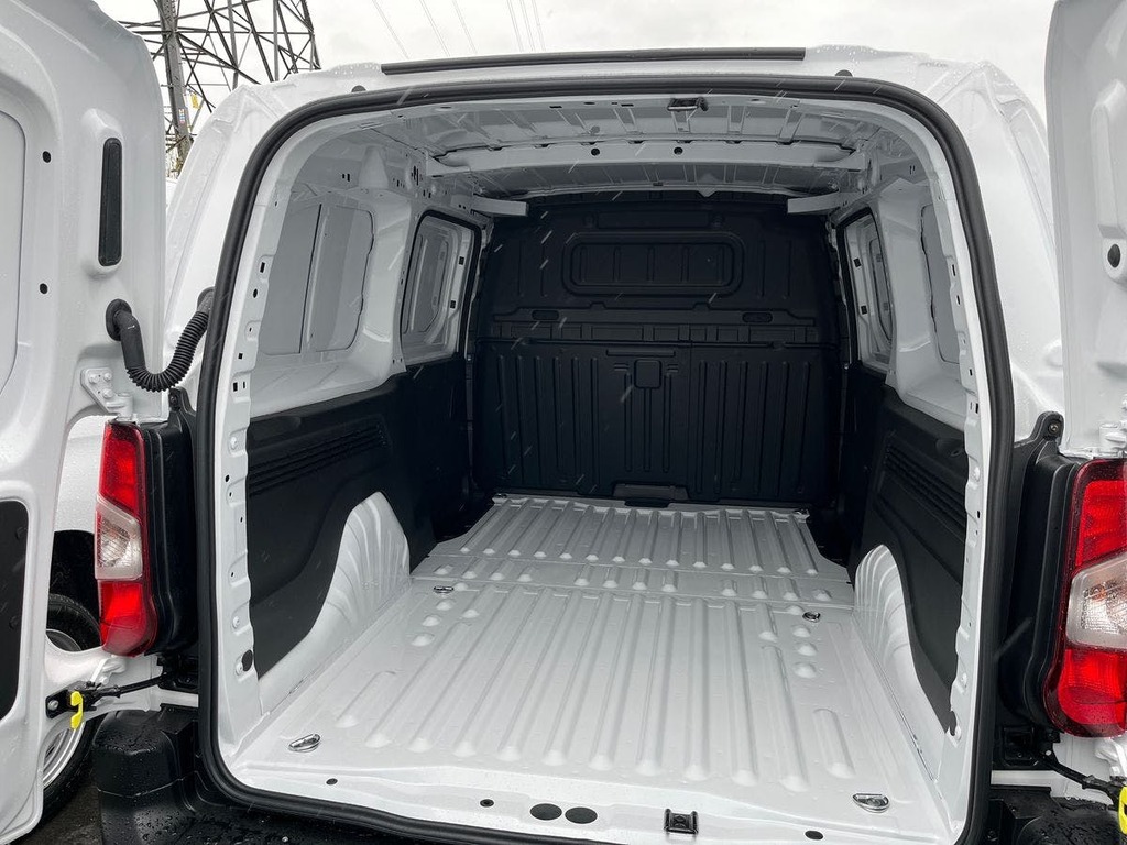 Compare Vauxhall Combo 1.5 Turbo D 2300 Prime Panel Van 6Dr MV24JFO White