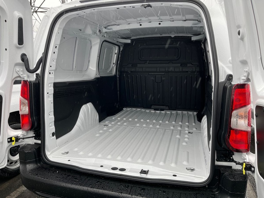 Compare Vauxhall Combo 1.5 Turbo D 2300 Prime Panel Van 6Dr MV24JHL White
