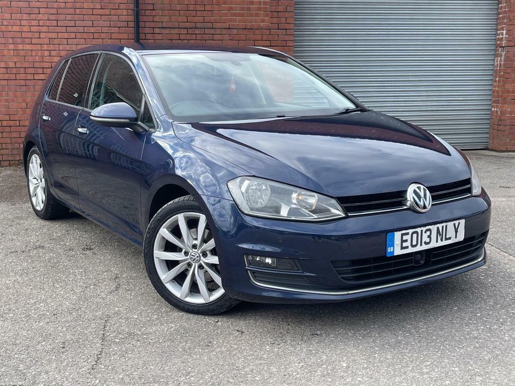 Compare Volkswagen Golf 2.0 Tdi Bluemotion Tech Gt Dsg Euro 5 Ss EO13NLY Blue
