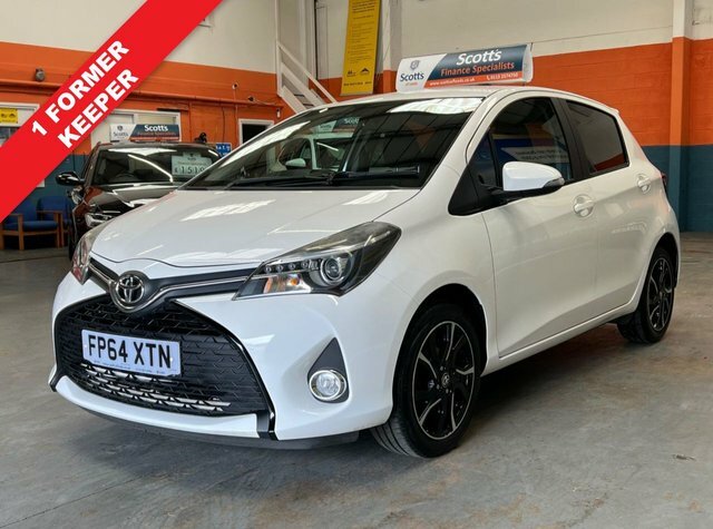 Compare Toyota Yaris 1.3 Vvt-i Sport White 1 Former Keeper Low T FP64XTN White
