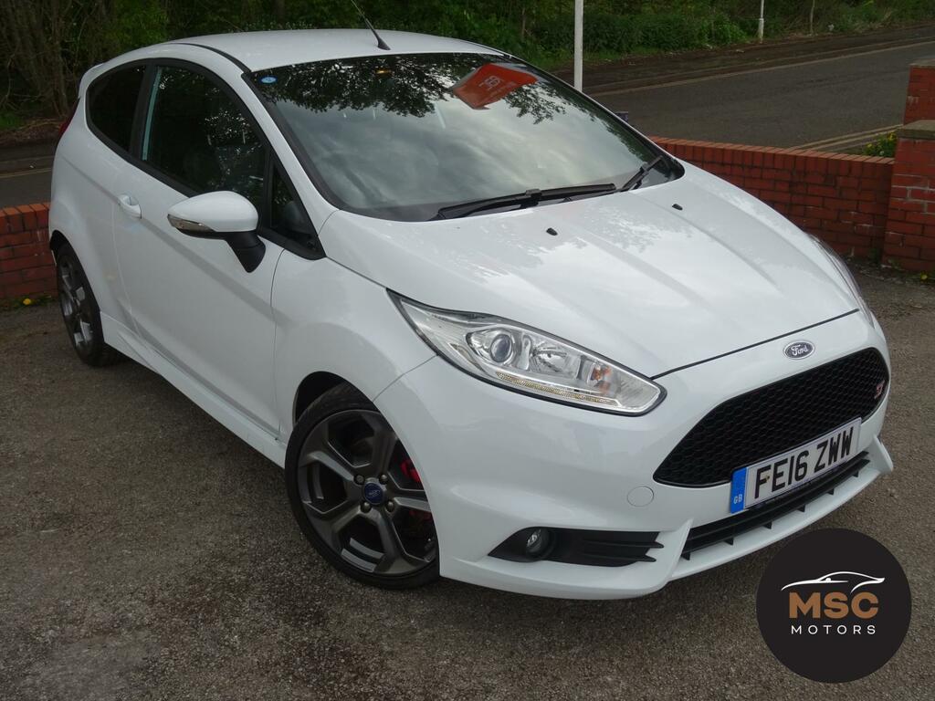 Compare Ford Fiesta 1.6T Ecoboost St-3 Hatchback FE16ZWW White