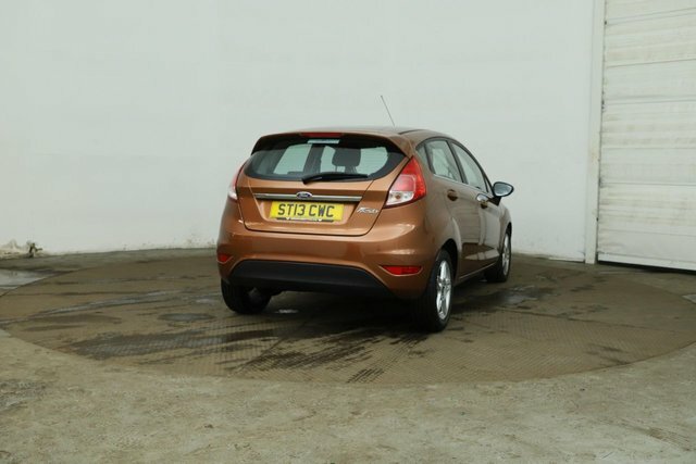 Compare Ford Fiesta 1.2 Zetec 81 ST13CWC Yellow
