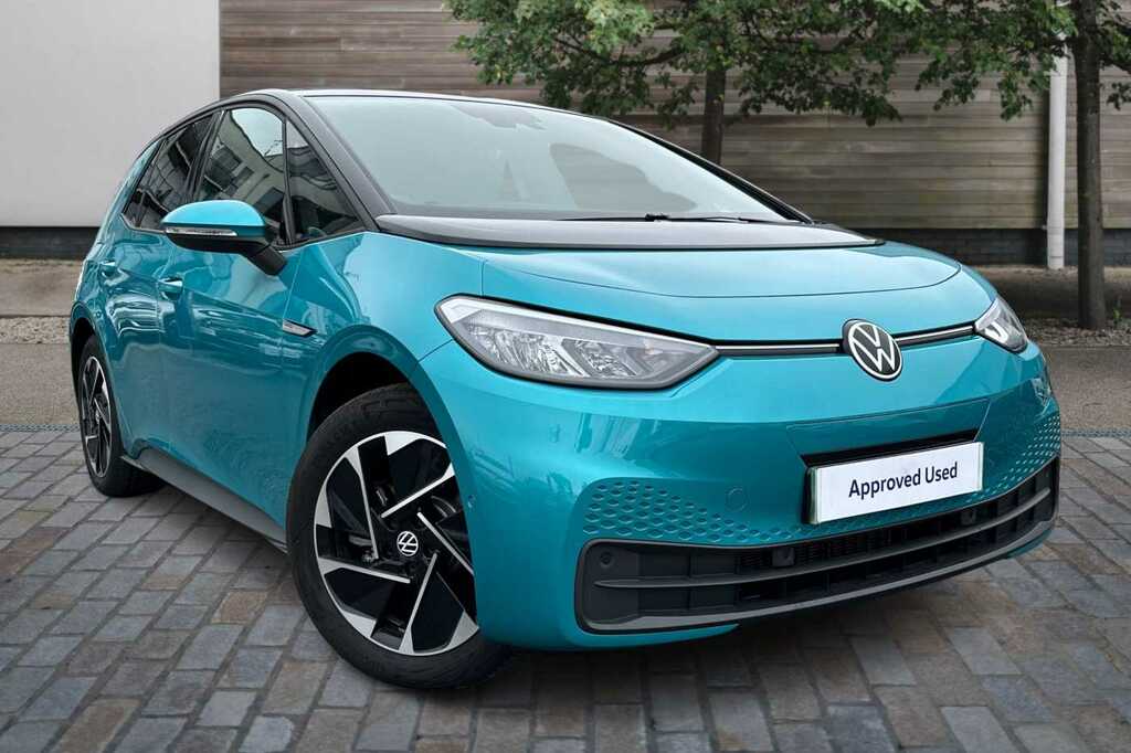 Compare Volkswagen ID.3 Life 58Kwh Pro Performance 204Ps WG23EXZ Blue