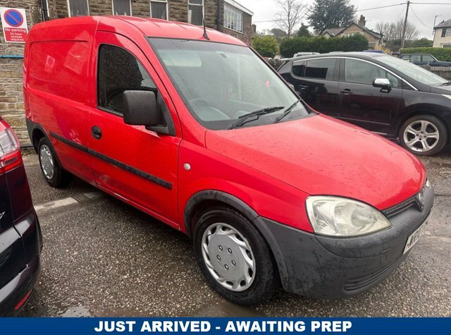 Compare Vauxhall Combo 1700 Cdti 73 Bhp WR10CUO Red