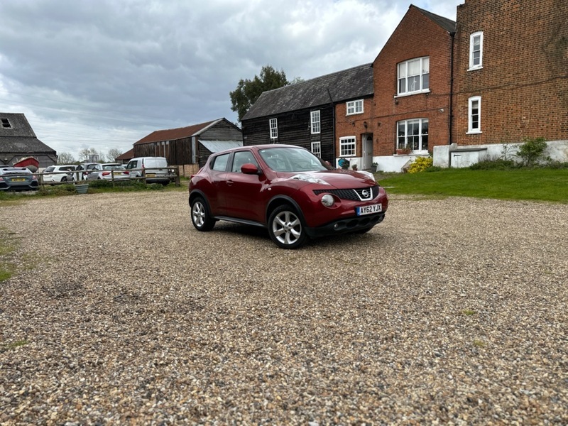 Compare Nissan Juke Acenta AY62YJX Red