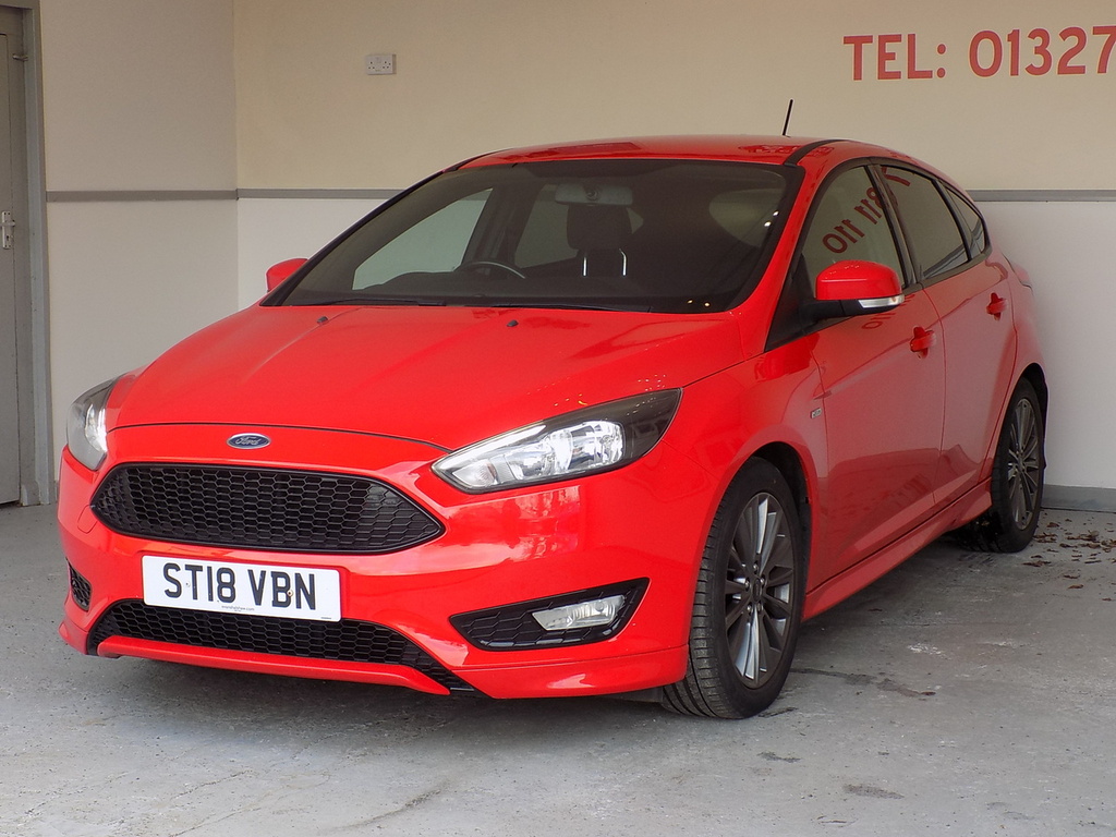 Compare Ford Focus T Ecoboost St-line ST18VBN Red