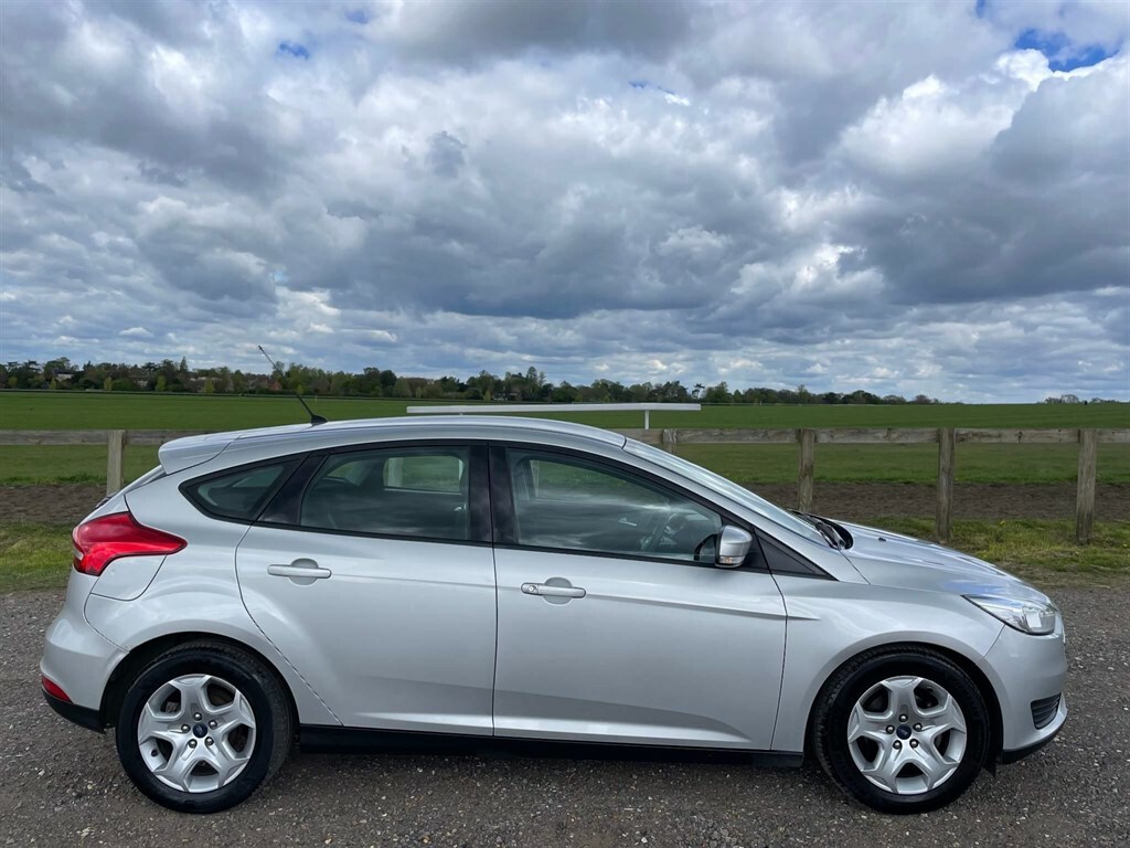Compare Ford Focus 1.0T Ecoboost 99G Style Euro 6 Ss FG16WOA Silver