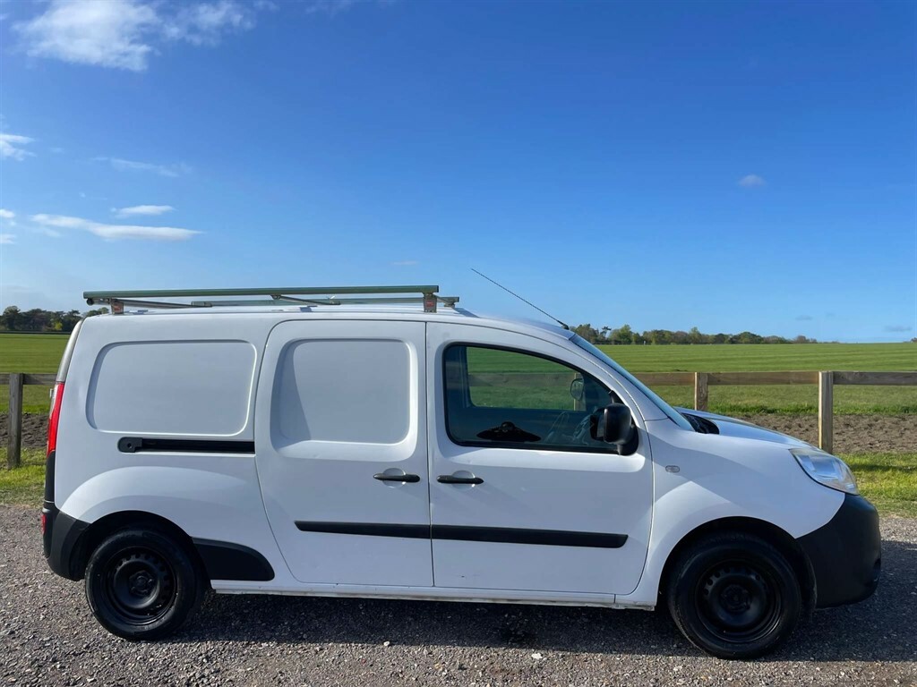 Compare Renault Kangoo Maxi 1.5 Maxi Ll21 Dci Energy Phase 2 Fwd L3 H1 6Dr MA14XVF White