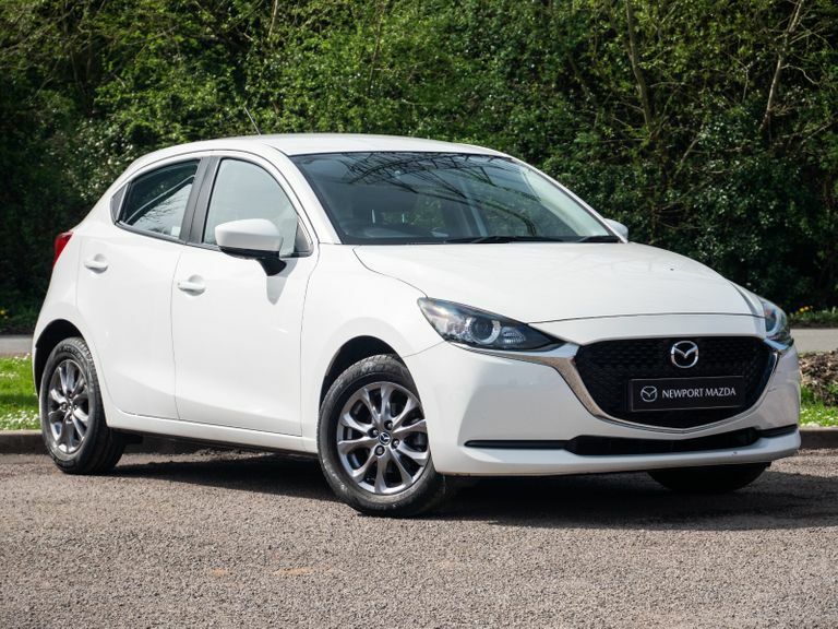 Compare Mazda 2 1.5 Skyactiv G 75 Se-l CN21UMD White