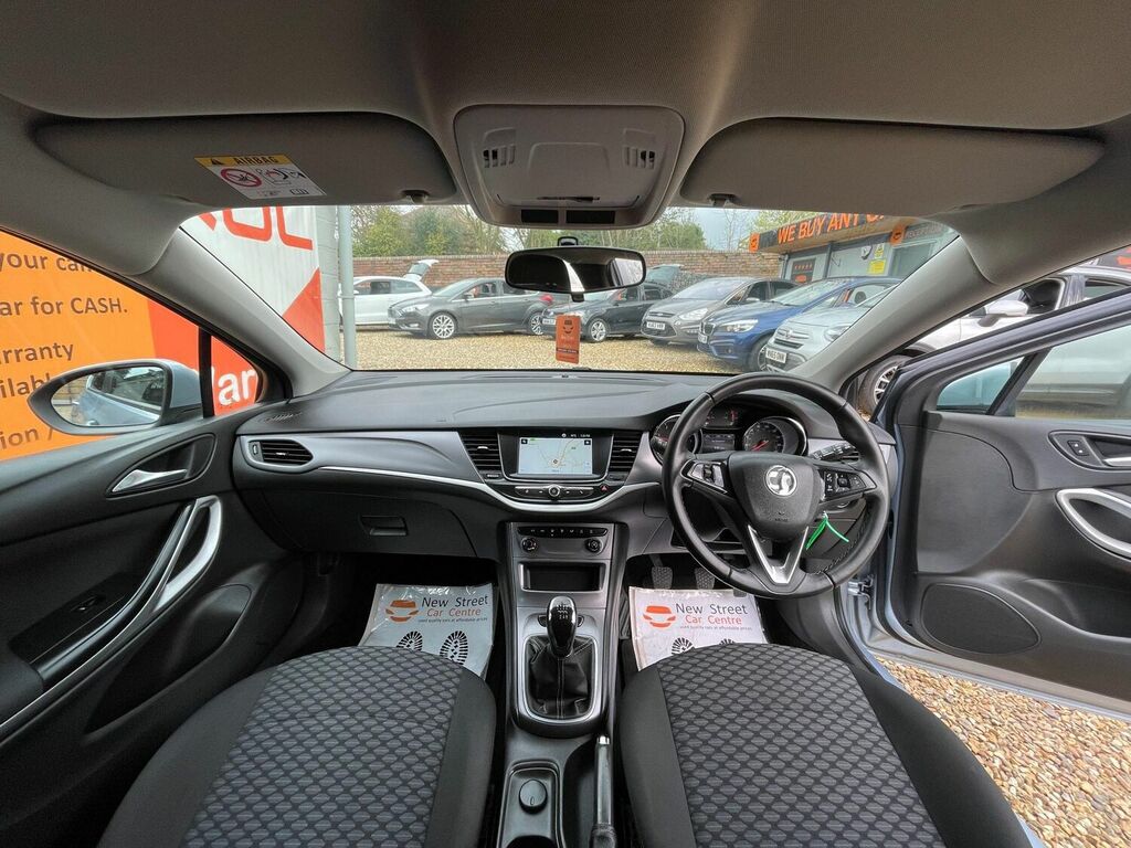 Compare Vauxhall Astra Hatchback 1.6 Cdti Ecotec Blueinjection Tech Line DU19CFP Silver
