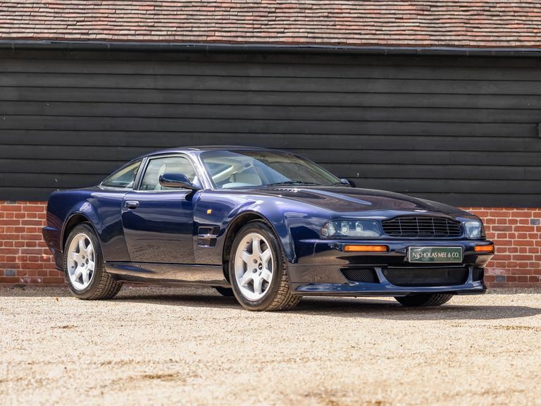 Aston Martin V8 Saloon Blue #1