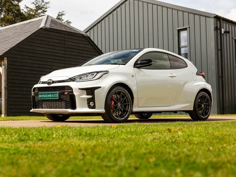 Compare Toyota Yaris - Circuit Pack RE21LDN White