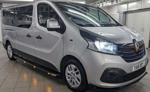 Compare Renault Trafic Ll29 Energy Dci 125 Sport Nav 9 Seater No Vat YA16BXY Silver