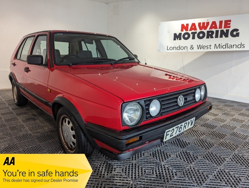 Compare Volkswagen Golf 1.6Driver 5dr F276RYW Red